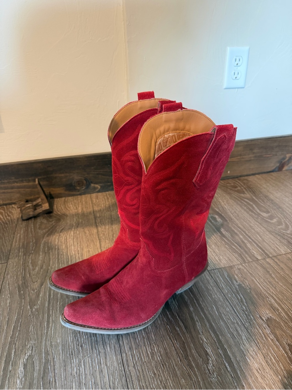 dingo Red Suede Western Ankle Boots - Picture 3 of 4